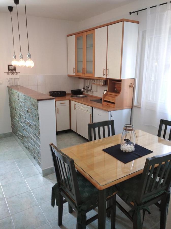 Veky Apartamento Jezera Exterior foto